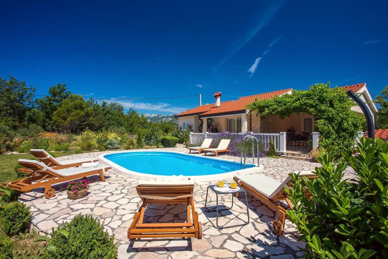 Villa Ana - 3 Bedroom Villa With Private Pool And Unspoiled Natural Environment Kucice ภายนอก รูปภาพ